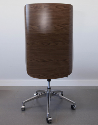 Кресло из натуральной кожи, каркас дерево арт. FX-BC06 - купить в Тобольске. Цена 34 820.52 руб.